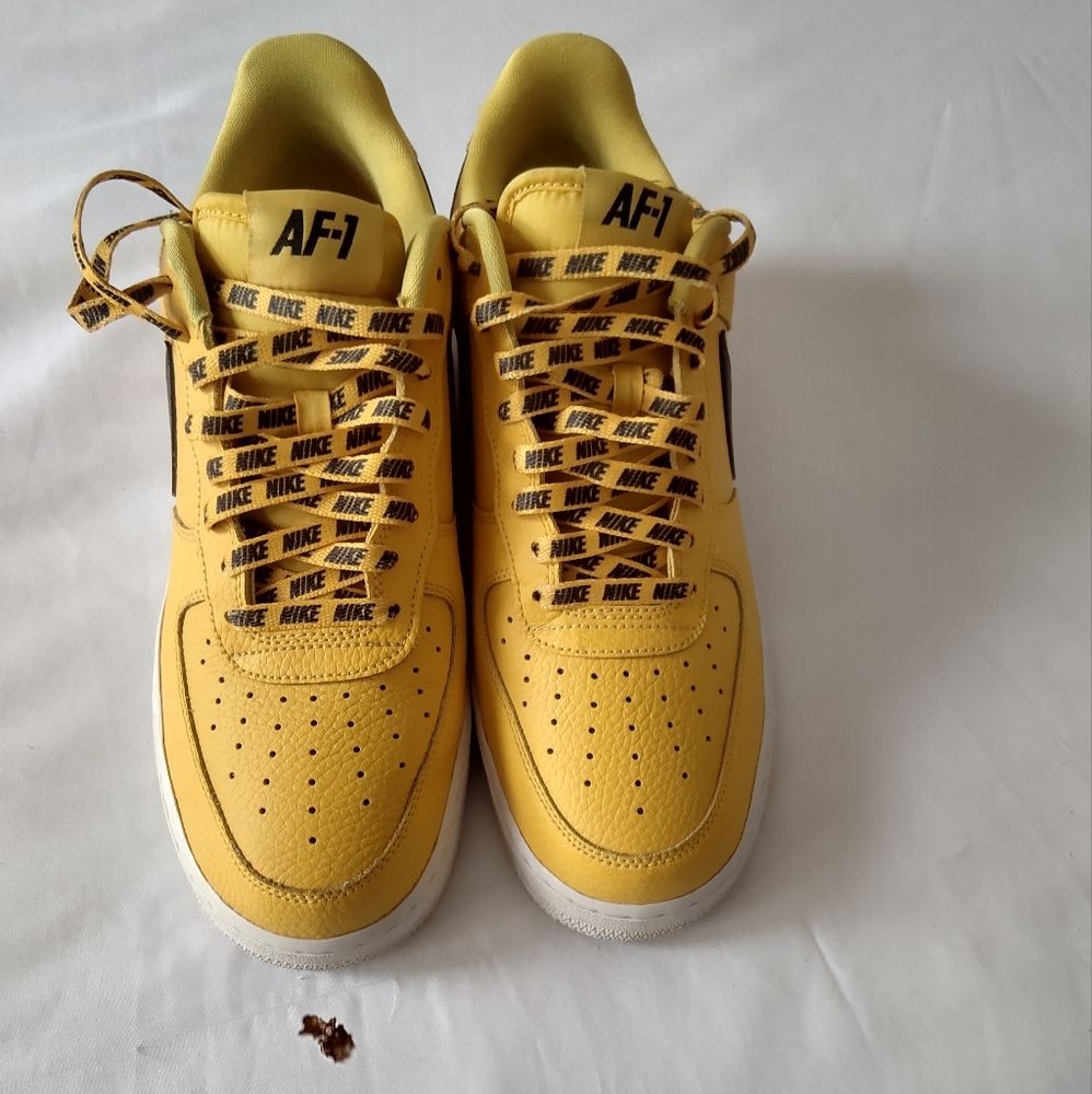 nike AF1 uptowns NBA edition